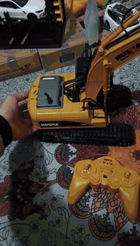 سلام عليكم حفاره احترافيه مواصفات حقيقيه حته. صوت المحرك الاظائه العزم. ماله الحفر جدا. قوي يشيل. اثكل شي ريموت الحفاره عل شحن. قفله ٧٥ ماخذه ب١٦٠وزن. تقريبا كيلون مع الكارتونه مكاني الحسينيه ***********بي واتساب وبخدمتكم
