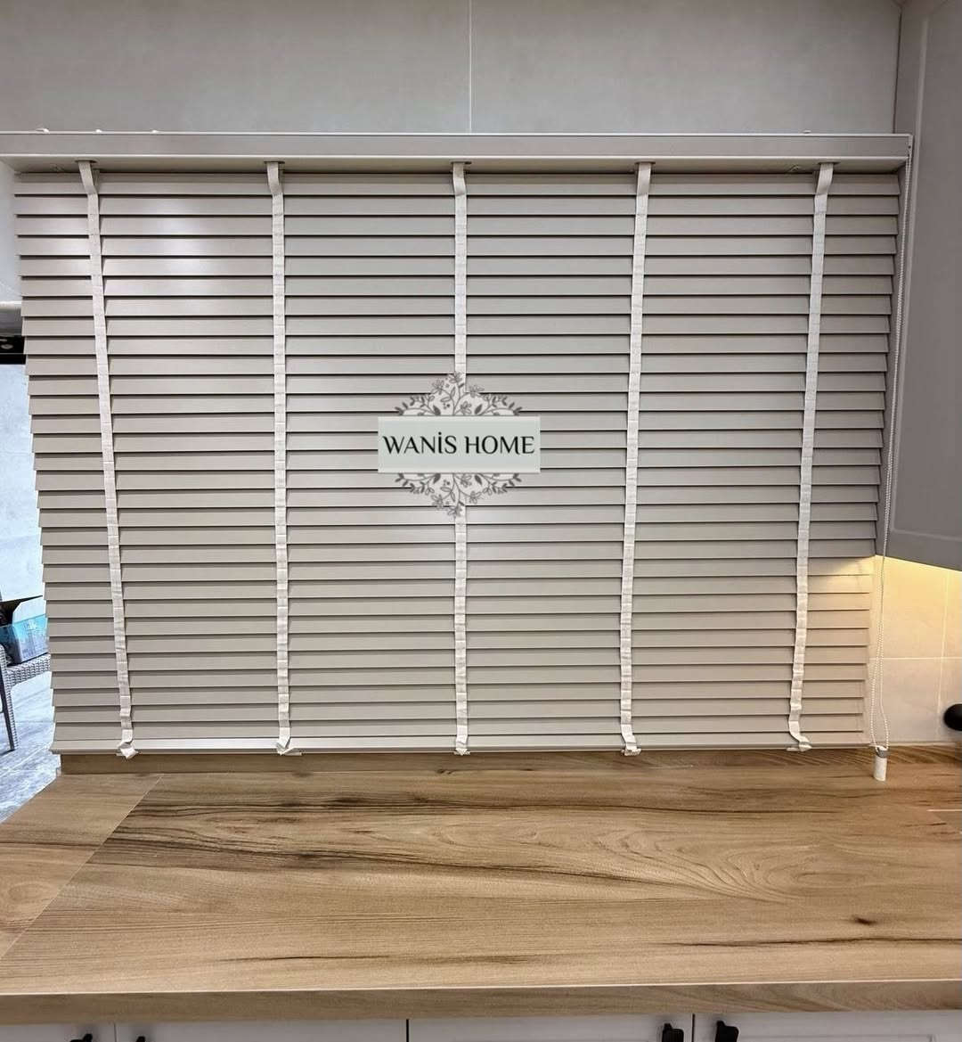 عندما تختلط الفخامة بالرقي،
تأتي ستائر الجالوزي الخشبية الطبيعية من ونيس هوم 

لتمنح المكان لمسة من الجمال والرقة والطاقة الإيجابية.
بخشبها الطبيعي وتصميمها الراقي، تضيف دفئًا وأناقة تدوم لكل زاوية في منزلك أو مكتبك

حيث اجتمعت دقة التفاصيل، وهدوء الحركة،
ونظام التحكم سلسه  او بالريموت كنترول،
ليكون الستار عنصرًا أساسيًا في هوية المكان، لا مجرد مكمل بصري.

إذا كنتم تبحثون عن جودة تدوم،
وتنفيذ يعكس الذوق الرفيع وقيمة المكان،
فإن ونيس هوم تقدم حلولًا مدروسة تعيش لسنوات طويلة.

📍 العنوان:
الأعظمية – سبع أبكار –  شارع عام- مقابل محطة الوقود

📞 الهاتف / ***********
      
📞 الهاتف / ‭0776 569 1076‬
  
📞 واتساب: wa.me/9647851000146

#ونيس_هوم #ستائر_خشبية #جالوزي_خشب #ديكور_فاخر #تصميم_داخلي #تشطيبات_راقية #ديكور_مكاتب #شركات_العراق #خشب_طبيعي #بغداد
