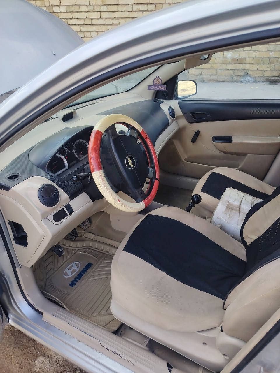 السلام عليكم سياره للبيع أفيو ٢٠٠٩ خليجي كير او محرك جيد تخم تاير مصبوغه عام السعر ٤٣ اوبيه مجال الاتصال على الرقم ***********
