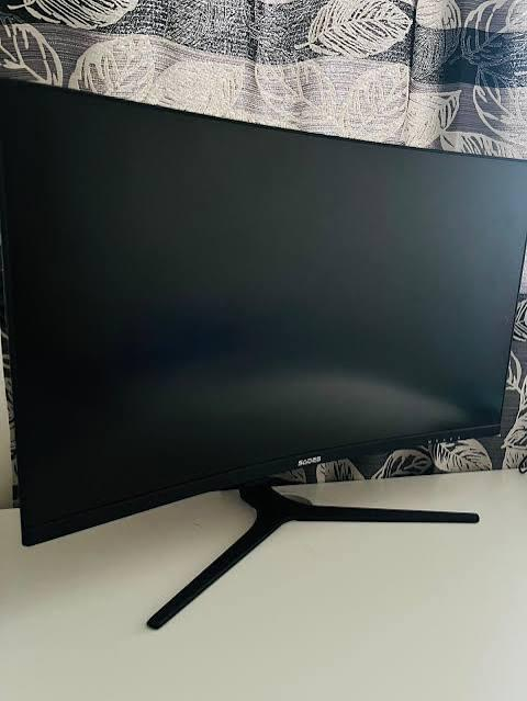 السعر 50 شاشة pc 
معدل التحديث: تدعم معدلات تحديث سريعة جداً، تتراوح عادة بين 144Hz إلى 180Hz لتوفير سلاسة فائقة في الحركة.
الدقة: تتوفر غالباً بدقة QHD (2560 x 1440) أو FHD (1920 x 1080) حسب الموديل المحدد.
سرعة الاستجابة: زمن استجابة منخفض يصل إلى 1ms، مما يقلل من ضبابية الحركة أثناء الألعاب السريعة
المكان بغداد الدورة


**إذا كنت صاحب هذا الإعلان وتريد حذفه لأي سبب، رجاءا أرسل رسالة إلى الدعم الفني**