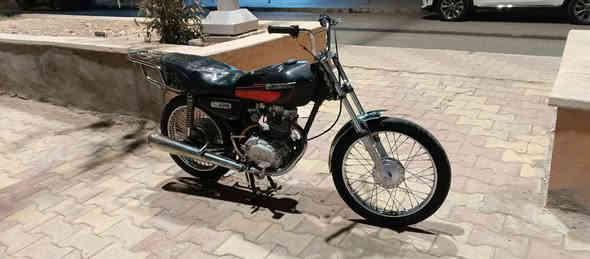 السلام عليكم اخواني دراجه رياضي للبيع فول رياضي شغال كامل جاهز سعر 200 قفل عنوان العياضيه رقم تليفون ***********
