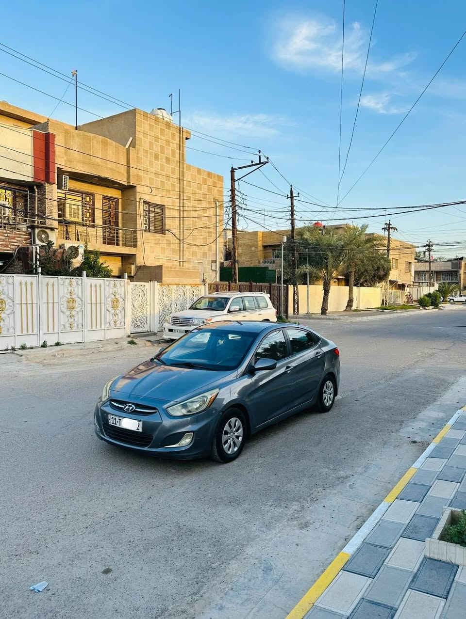 للبيع هونداي أكسنت 2016
رقم بغداد الدولي الجديد 
هزه جديده 
سنويه جديده بأسمي 
محرك 1600 مكفوول
كير اوتوماتيك AT  مكفوول
صدر نظيف مبدله جديد مع مشط ستيرن 
تخم تاير نظيف 
باتري جديد 
جامه اماميه جديده 
تبريد ممتاز جداً
تدفئه ممتازه 
3 سويچات مسويله جدد
داخل رصاصي نظيف
صبغ 3 قطع من امريكا 
ليبل واحد السياره بدون ضرر نهائياً
السعر 93 ورقه 
مكاني الغزاليه 
***********
