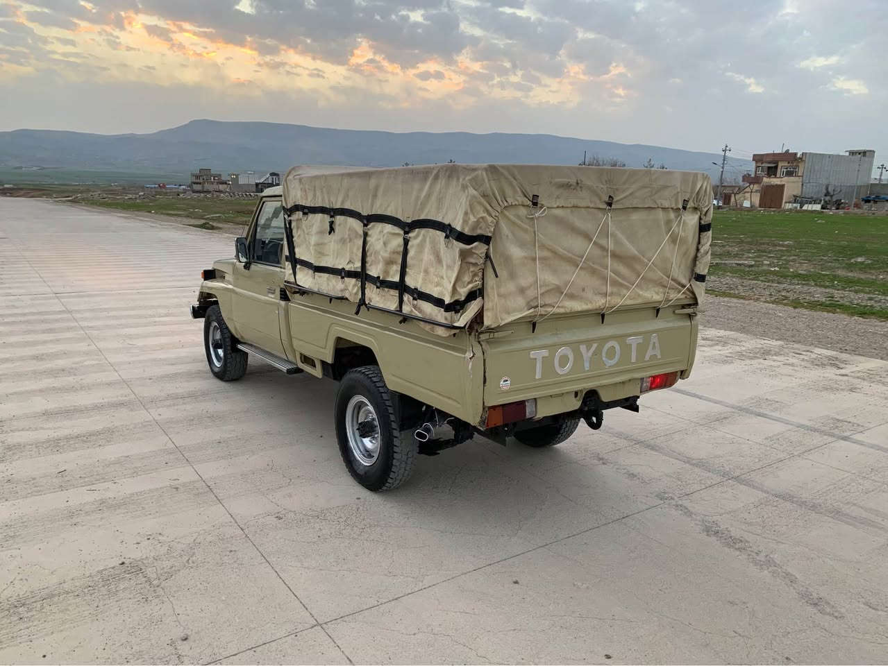 تویتامیگزەمین مۆدیل 89مەکینە 3ئیڤ 4گیری طابوکە پیش دیسک جکنیت پاوەر مەکینەوگیروئەکسل بەشەرتی فیتەر دەبڵ ئەکسل قورسوسوکی ئیشدەکات   تەقەورەقەی بەشەرت کارەبای زۆرمەزبوتە لایتوفلجەوهۆڕن ئیشدەکات جمجەوخیمەی لەگەڵە سعری 33گەڵا ژم  ***********  *********** شوین پیرەمەگروون السليمانية, العراق
