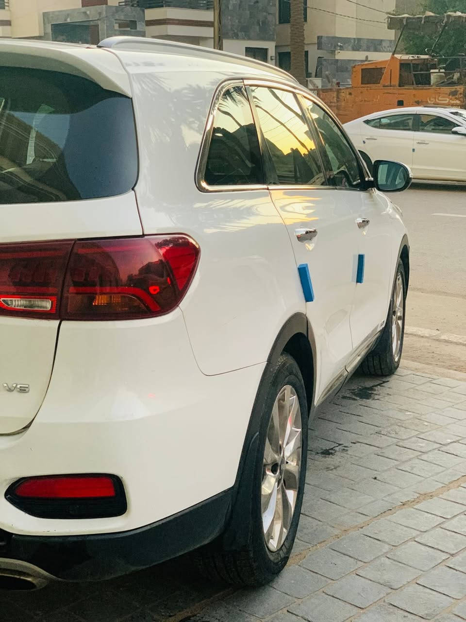 ‏‎سلام عليكم
للبيع 

كيا سورنتو 2020 خليجي  

فول مواصفات بانوراما 

مكفوله كفالة عامة من جميع النواحي 

 السياره جديده بمعنى الكلمه 

6 سلندر 3.5

7 راكب 

3 قطع تبريد 

بصمة 

بصمة ابواب 

تشغيل عن بعد 

جنطة كهربائية 

جنطة ذكية 

كشنات جلد

كشنات كهرباء

نقطة عمياء 

تحديد مسار 

مانع نزلاق 

5 انظمة قيادة 

دفع رباعي 

اوتو هولد 

نظام ترحيب 

4 جامة اوتو 

حساسات امامي و خلفي 

اشاير بل مري 

كروز سرعة 

تحكم استرن 

لايت زنون 

سيارة بعد بيهة هواي مواصفات 

                            

لاستفسار الاتصال ع الارقام التالية 📲📲
***********
