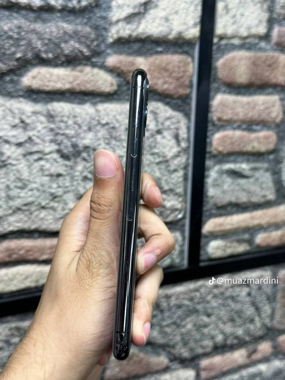 ايفون 11برو ماكس جهاز نضيف ذاكره 64بطاريه مستبدله فيس ايدي شغالات شاشه اصليه كاميرا  واكفه ولباقي كله شغال 
سعر 330
مكاني بعقوبه 
***********
