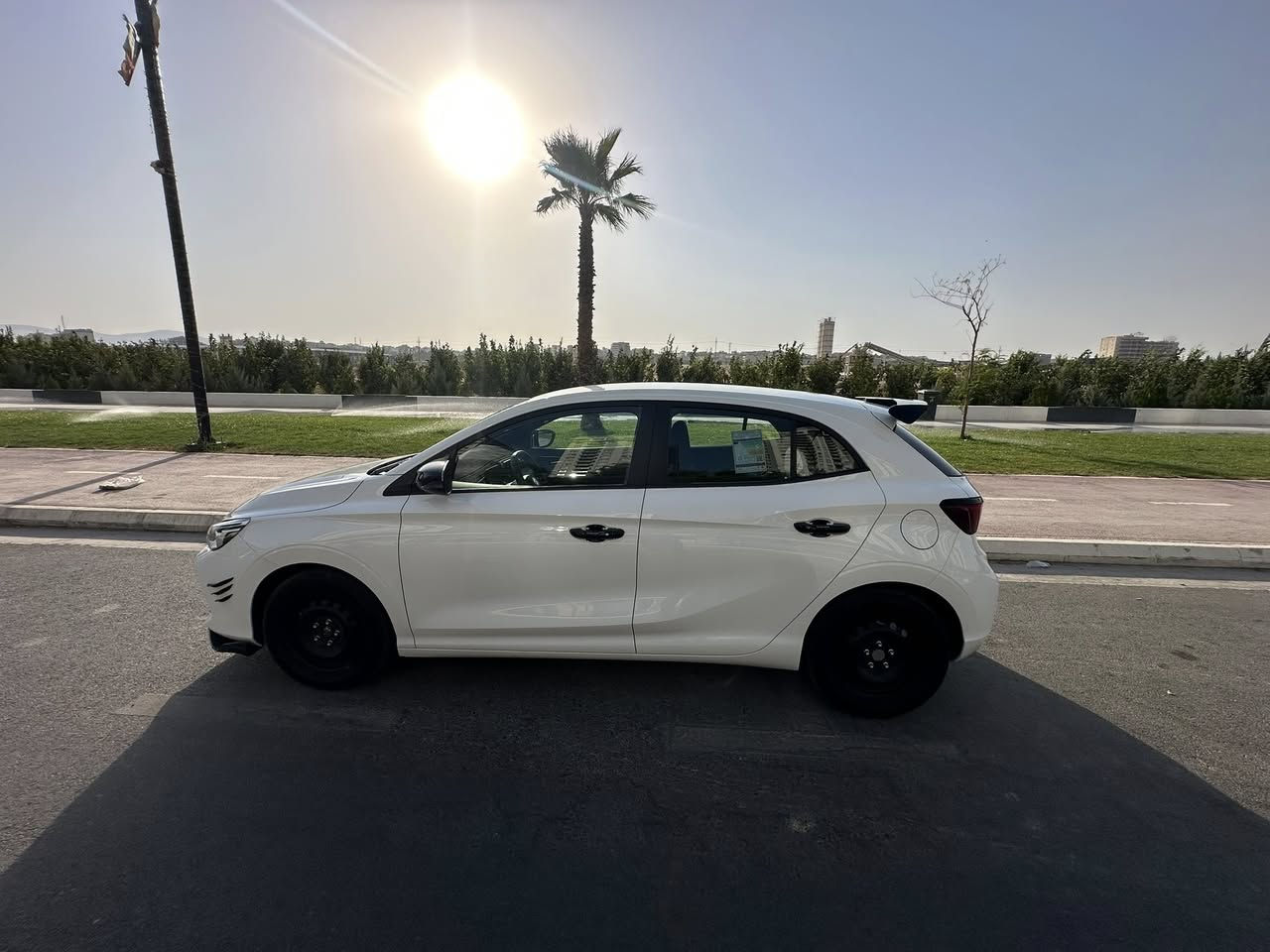 ئێمجی سێ مۆدێل ٢٠٢٥ زەمانی شەریكە ٥ ساڵی تیا ماوە
٢٢ هەزار ڕۆشتووە گێڕ مەكینە بە شەرتەو زەمانی شەریكەی تیایە

سەیارەكە هیچی پێوە نیە 

باڵی بیلادی بۆ دانراوە 

گاعی سەردۆسەی بۆ دانراوە

ناو سنوقی بۆ دانراوە

تاقم كوشنی بیلادی ئێمجی سێ 

سەیارەكە لە سفریەوە خۆم دەرم كردوە بە خزمەتە

جایز جایزە 

تەحویل و غرامە بە شەرت

نرخ ١٠٣ گەڵە مەجال 

شوێن سلێمانی

***********
