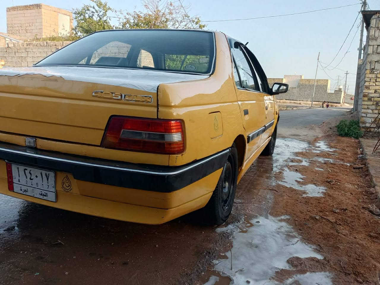 سلام عليكم اخوان بيجو 405 البيع 2010
سياره كشرهه مكينه كير خير من الله كهربائية شغاله دواخل شوفت العين سياره جاهزه. ملاحظه راعيهه ماندله اتكفلك من السرقه عشائرين و سنويه موجوده بيهه 
مكاني نجف 
رقم الماني نجف 
الوتساب *********** بس وتساب بي فقط 
السعر 17وبيه مجال 
ابيع اسويج
