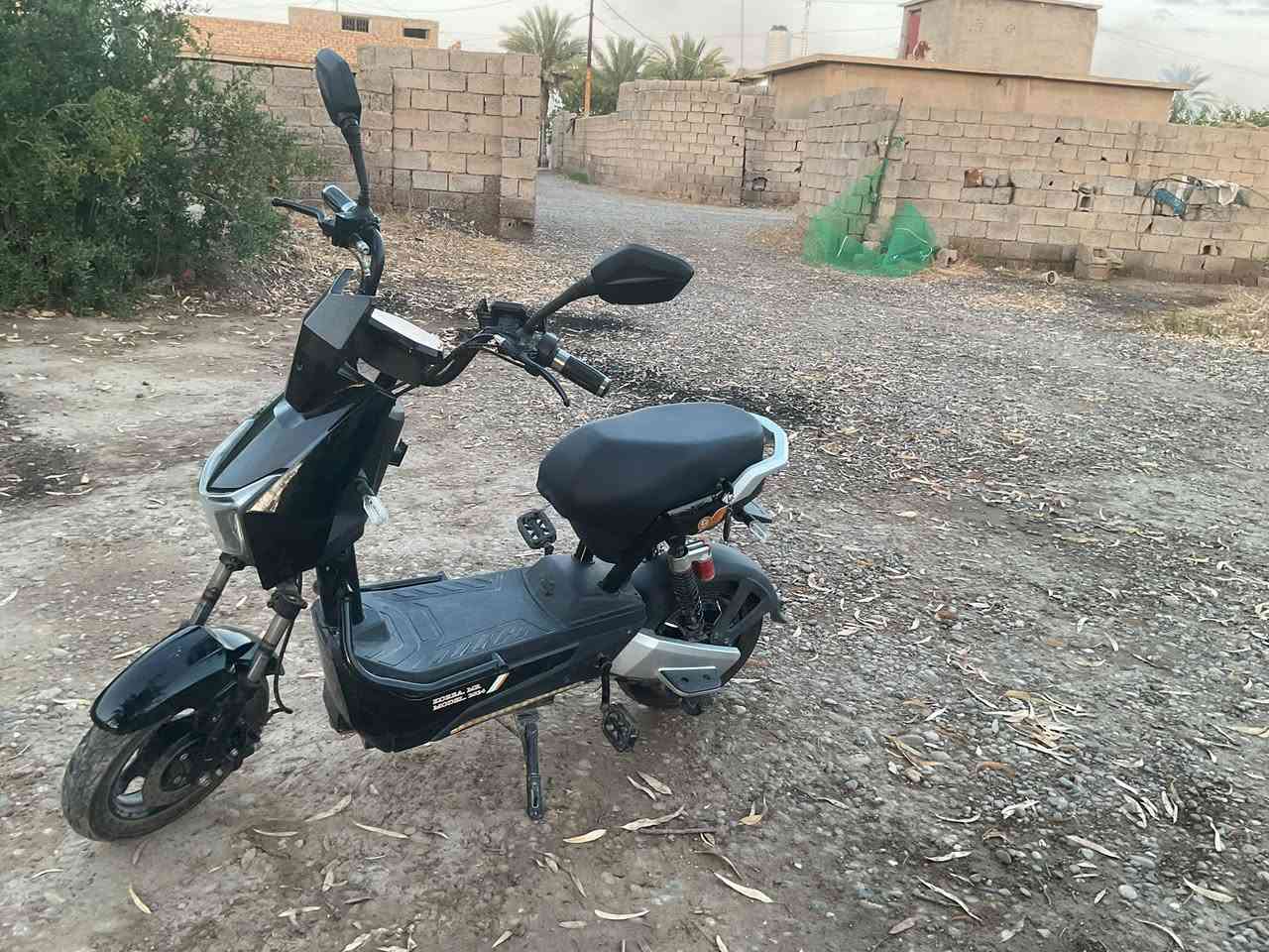 سلام عليكم دراجه شحن للبيع الحجم 14                          4بطاريات دبل
الملف 1600              السرعه 70 حقيقي  السعر 600 وبي مجال   الرقم         ***********
