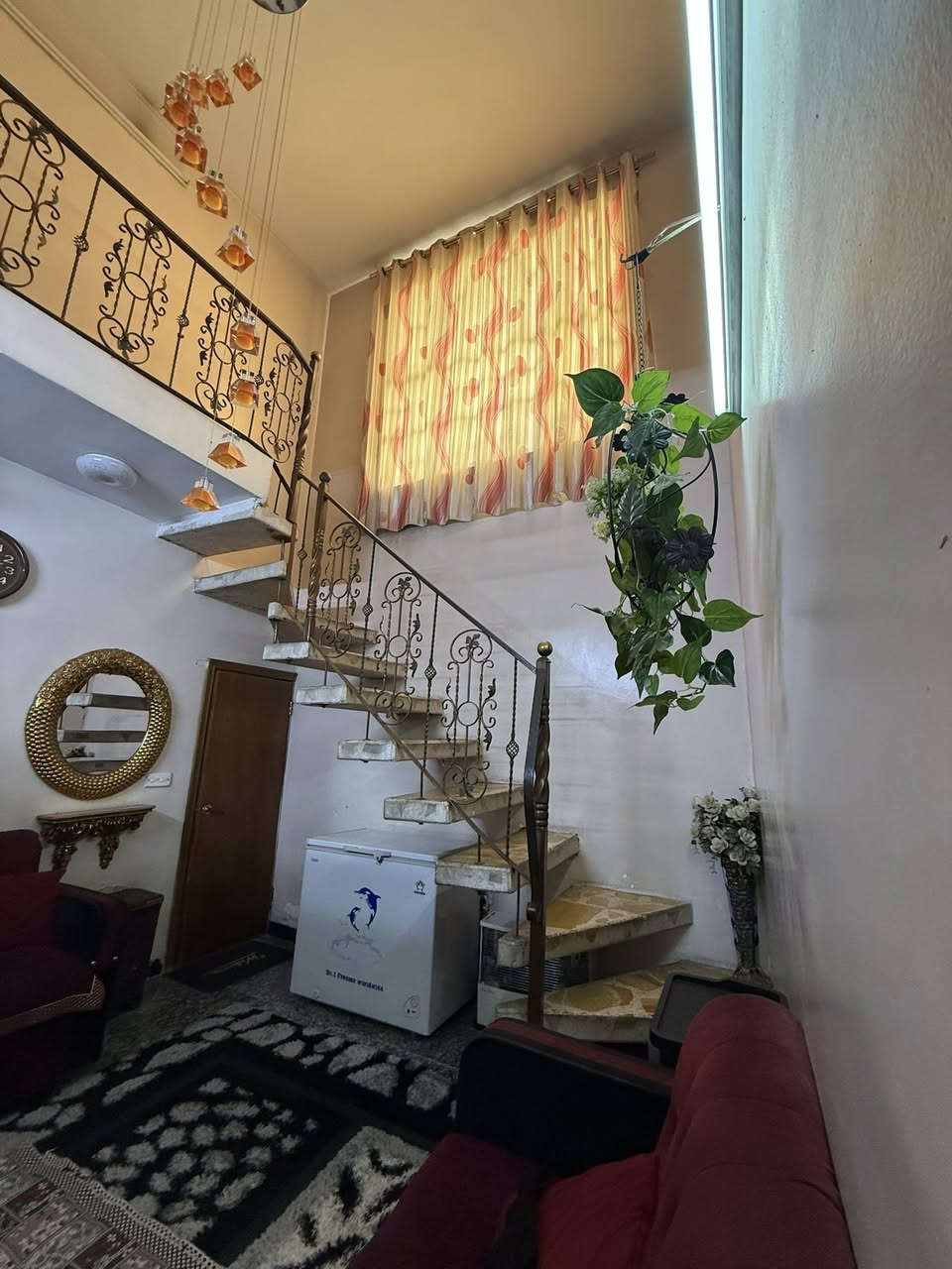 بيت للبيع 🏠
المساحة ٦٣ متر   الطابق الارضي استقبال + هول حولي + صحيات +مطبخ  +ترك خارجي 
الطبق الاول غرفة نوم عدد ٢ 
حي اور ال٦٠٠ مربع سنتر حي اور الشارع الثالث  للاستفسار 📞وتساب ***********
