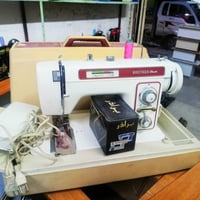 مكينه برذر نضيفه خياطه فيزون جميع نقشات 07771382553.       .       .07...