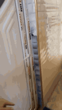 بيت للبيع بسبب الوعود الكاذبة
بيت سند 25مفوض بالطابو في حي وأحد آذار الناحيه مساحته 350 قريب على جامع الحسن 
يتكون من طابقين الاول يتكون من صحيات خارجيه وحمام داخلي ومطبخ حار وبارد واستقبال الضيوف وصاله وغرفتين وترك البيت كامل سيراميك الطابق الاول أما الطابق الثاني يتكون من ثلاث غرف وصاله وحمام الطابق الثاني فقط سيراميك نقص السعر175مليون وبي مجال للتفاوض للاستفسار الاتصال على الرقم او واتساب ***********
