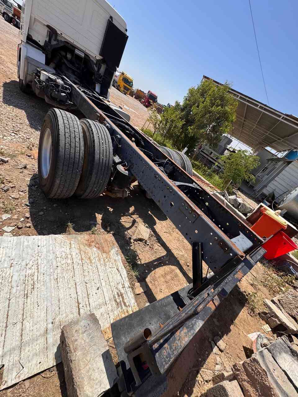 اكتروس ميكه موديل 2002 الحجم1843 شاصي طويل محمل عليه براد في السنويه رقم مثنى تحويل مباشر متواجد في معرض بغداد الحديث  العنوان الانبار الرمادي منطقه الشراع الخط السريع للتواصل ***********
