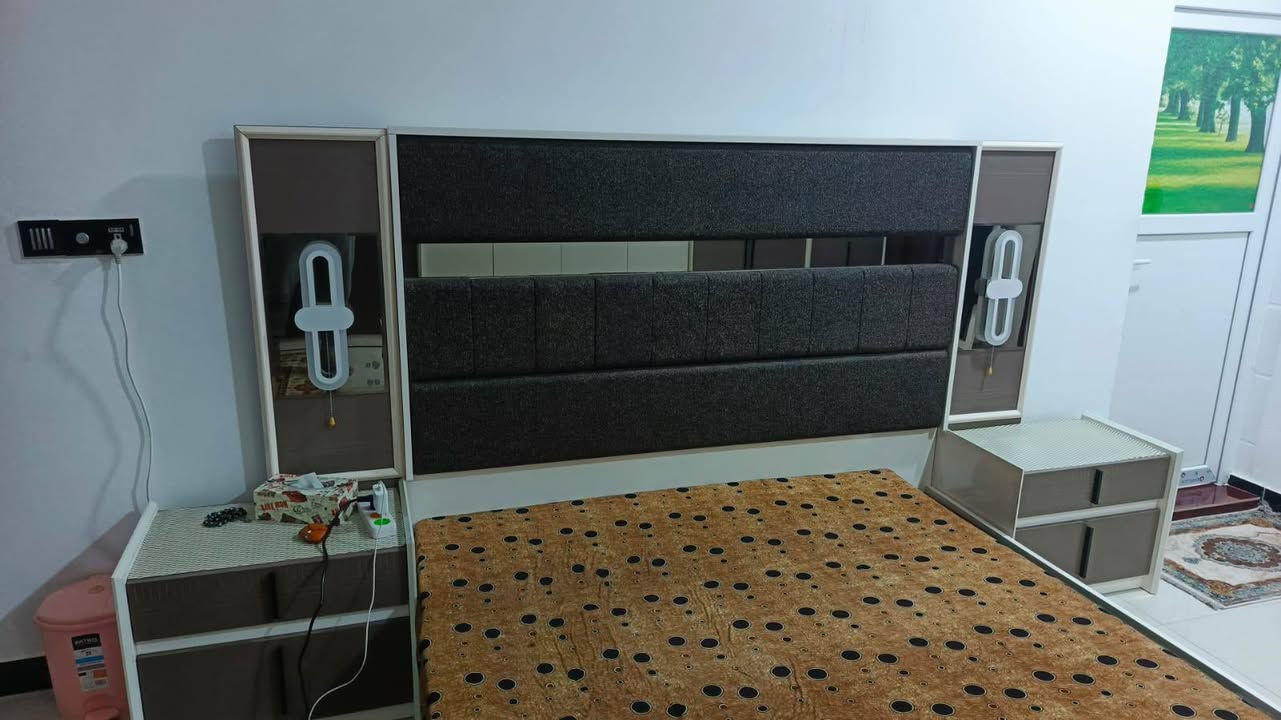 السلام عليكم غرفه تركيه جديده للبيع السعر مليون وميه وبيه مجال
***********
