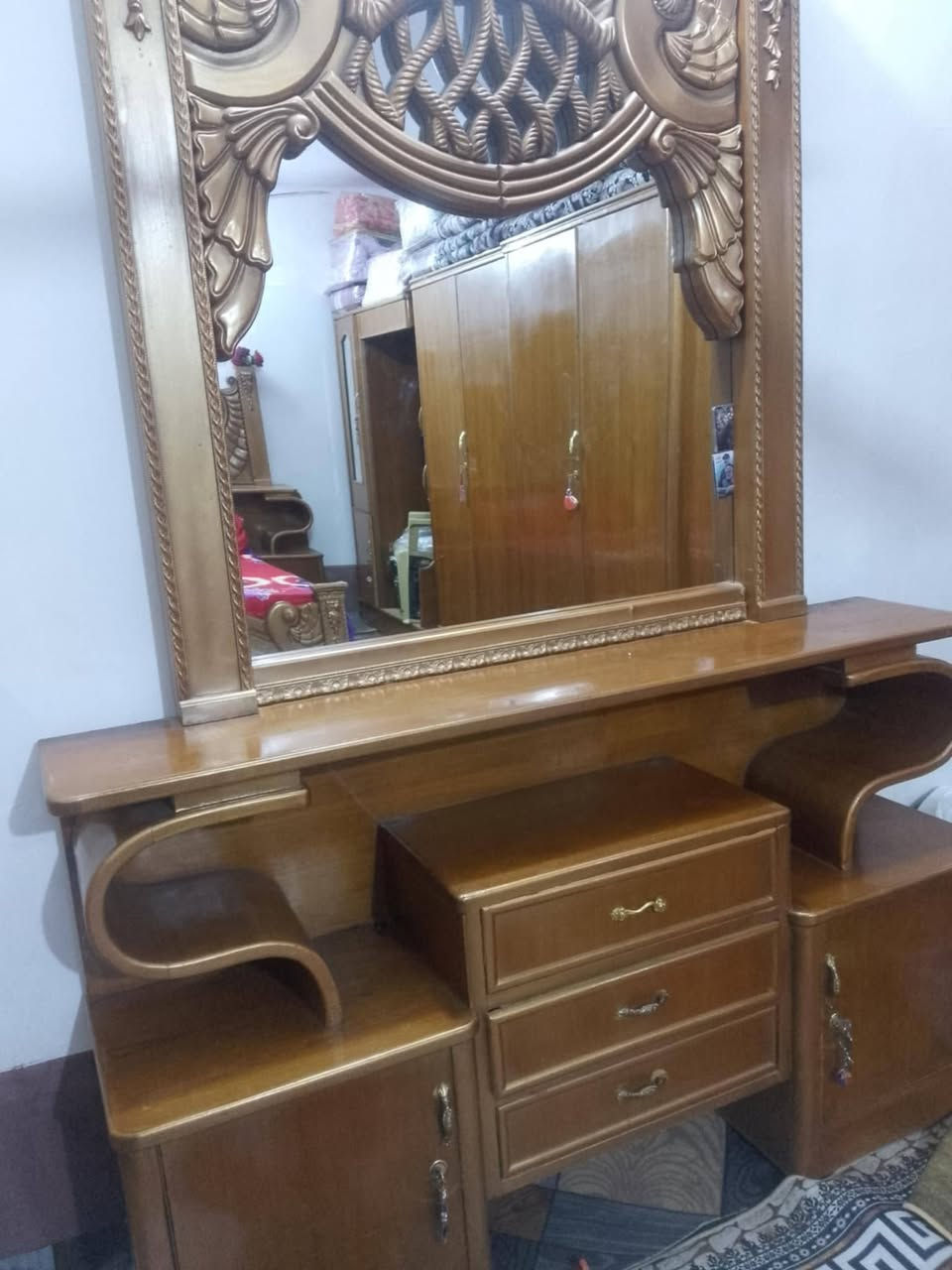 سلام عليكم غرفه للببع مرتبه بيع مستعجل سعر 425شراي يتصل عل رقمي ***********
