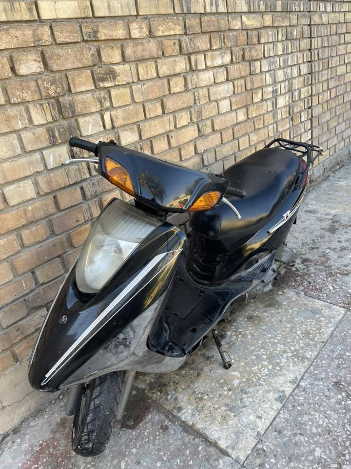 سلام عليكم دراجة بريز ١٤٠ نظيفة مرتبه يحتاجلها تجفيت اعتقد
❓❓❓أبيع كوم حديد كوم حديد كوم حديد 
تجي تحمل وتروح الدراجة حلوه ومرتبه وكاعده 
مكينه كايمه يحتاجلها تجفيت واني تاركها 
قبل جانت شغاله وتخبل الله شاهد 
السعر 150 ألف وبيه مجال جدا جدا بسيط حك الجية 
مكاني بغداد السيدية
للاستفسار ***********متواجد نت
