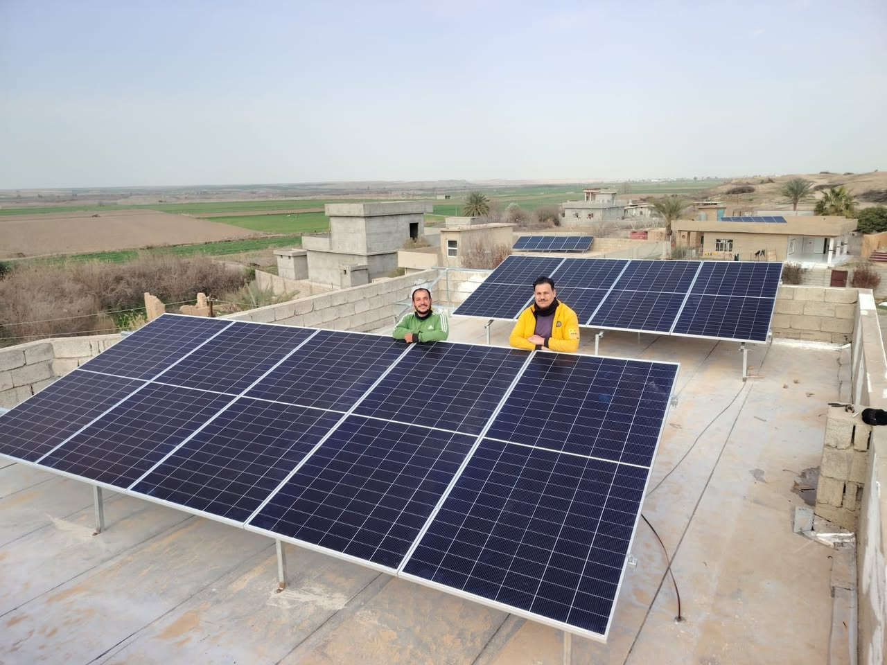 تم بفضل الله تجهيز و  تنصيب منظومة طاقة شمسية لمنزل الأخ ليفان محمد علي 
   #قرية_لزاكة
تجهز المنظومة المنزل ب 20 أمبير نهاراً
بالاضافة إلى 20 أمبير ليلاً  . 
مكونات المنظومة.
🔵الواح لونجي 615w  عدد (9) بضمان 10 سنوات 

🔵 جهاز انفيرتر نوع(فولترونك)حجم 6kw (22امبير)  بضمان 2 سنة . 
🔵 بطارية ليثيوم الاطول عمراً. وبعمر افتراضي 15 سنة وبضمان 4 سنوات حجم 10kw عدد 2

✅ الفرع الرئيسي :- شركة حسيب البشاوي للطاقة الشمسية
العنوان محافظة كركوك قضاء الحويجة سايدين المعارض مقابل محطة وقود الطليعة الحكومية  
✅ الفرع الثاني : محافظة صلاح الدين قضاء بيجي عمارة وطبان 
للحجز والاستفسار الاتصال على الأرقام التالية :
*********** : ياسر 
***********  : إبراهيم 
*********** : ياسر 
‭  0784 551 3555‬ 
‭0782 490 0972‬ 

#احمد #الجبوري #مدير #اعلام #شركه #حسيب #البشاوي #للطاقه #الشمسية
