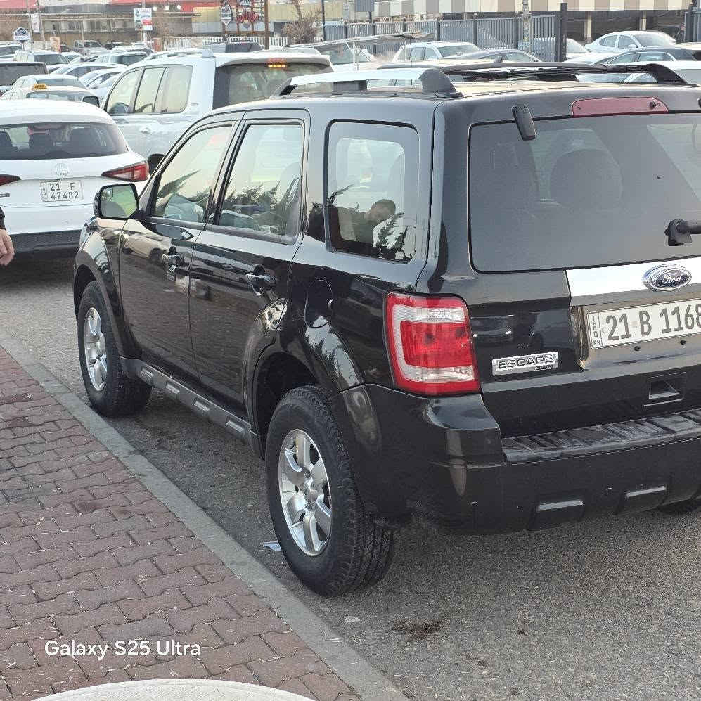 2011  بێ بۆیاخ تەنها پەڵەیەك ساردی هەیە  سڵاید کوشن جلد ناو زەرد کوشن هیتەر چوار بستۆن تاك ئەکسل 128$   ***********    *********** السليمانية, العراق
