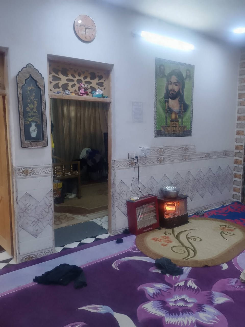 بلااااااااااش بيت للبيع المساحه 230 الموقع حي ابو سلام عله طريق شريفات للستفسار ***********السعر 26 وبي مجال كافه الخدمات متوفره قطعه بصفه من ضمن المساحه
