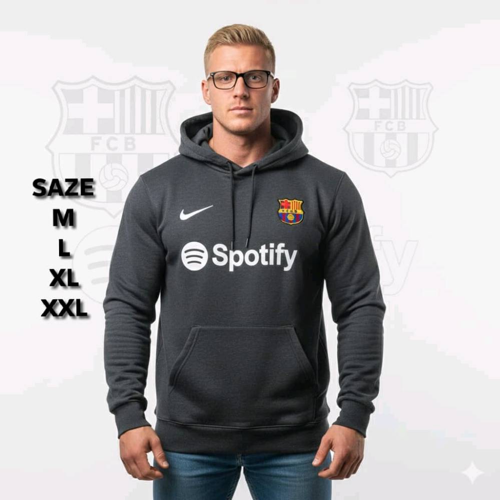 معروض للبيع مجموعة من الهوديات والجاكيتات المتنوعة، بتصاميم عصرية ومختلفة الألوان. الملابس بحالة ممتازة وتناسب جميع الأذواق وتجعل من السهل تعزيز إطلالتك بأسلوب أنيق ومريح. كل قطعة تتميز بتفاصيل فريدة وشعارات أنيقة على الصدر. مناسبة لفصل الخريف والشتاء وتوفر دفء مثالي.