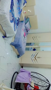 ٥ قطع • نظيفة • بيها مجال