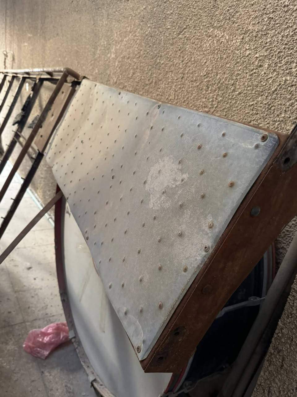 سلام عليكم دراب كوستر عاله 100 الف فانات مال كصه 24 فولت 200 الف ***********البلديات شارع المصرف
