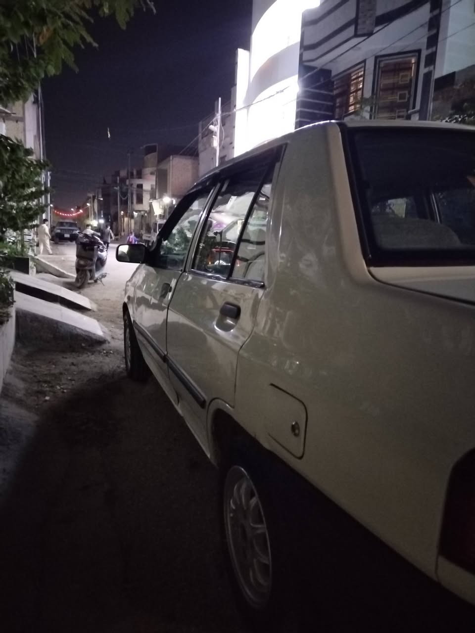 سلام عليكم سايبه مديل ١٨ نضيفه بأسمي سياره جاهزه وكامله بس شغل واطلع رقم كربلاء تحويل ثاني يوم شوفت عينك السعر 52 وقابله للتفاوض ***********
