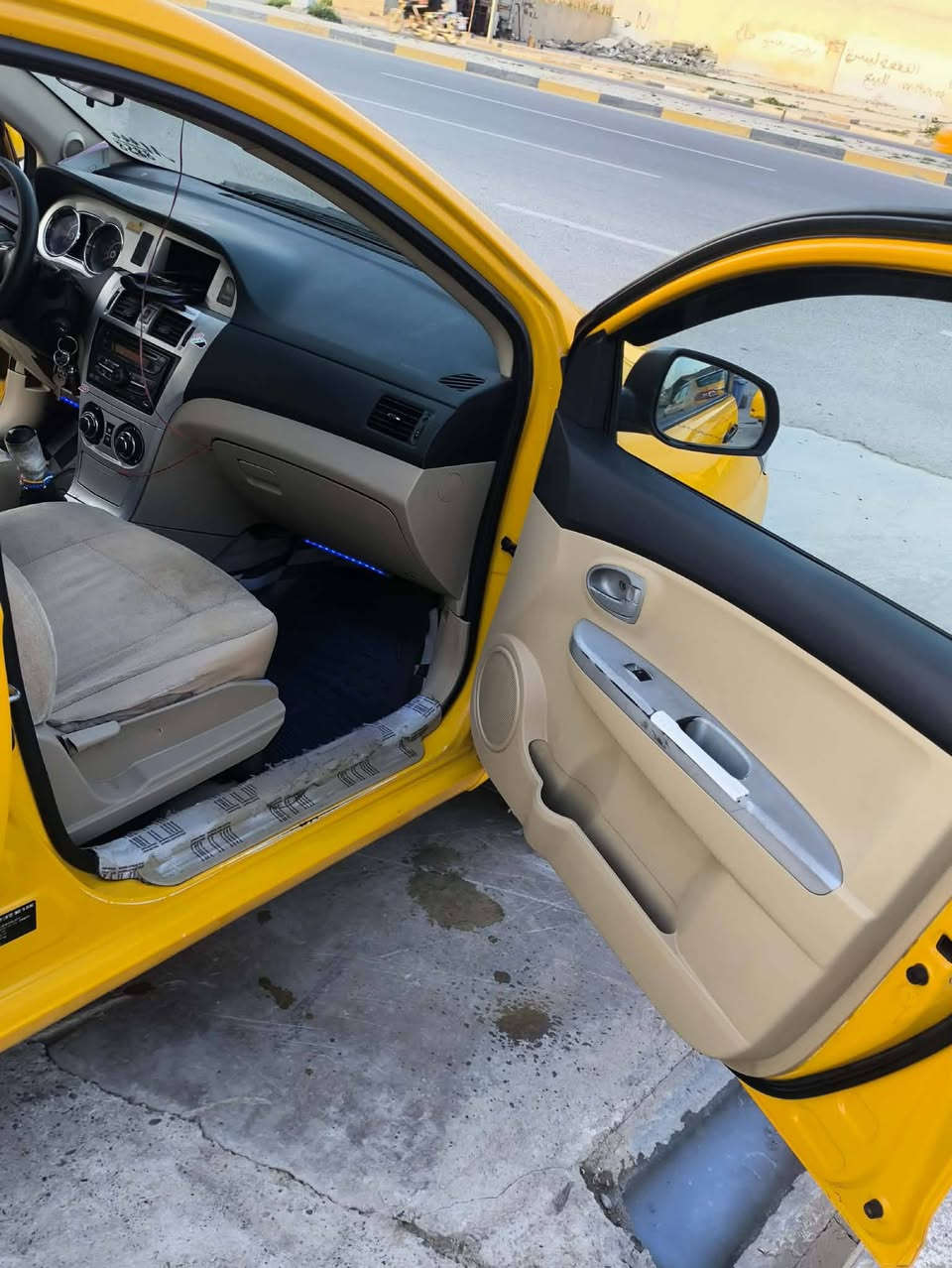 سلام عليكم
تم عمل عناية متكامله لهاي السياره
يشمل  بولش ثلاث مراحل 
مع مرحله رابعه سيراميك بخاخ عازل للماء والاتربه 
 وتم بولش الايت الامامي للسياره والبك لايت 
وتم بولش جامات السياره وتنضيف وتجديد دواخل السياره 
وتنضيف المحرك السياره والصندوك 
وأيضاً يتم غسل السياره قبل البولش وبعد البولش 
وهذا الرقم بي واتساب ***********
