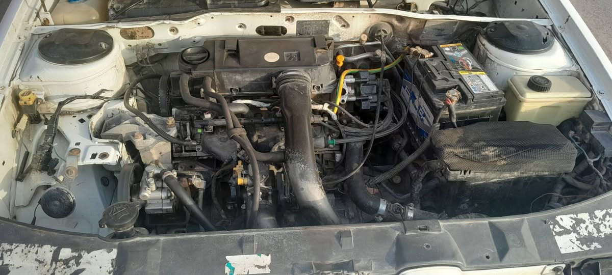 السلام عليكم بيجو Glxمديل 12 بدون اي ضربه مكينه وكير فرنسي المرغوبه المتعوج ولفات سياره خير من الله سنويه لل٢٨ تحويل ثاني يوم بيها نقوصات بسيطه السعر ٣٨ وبيها مجال ***********
