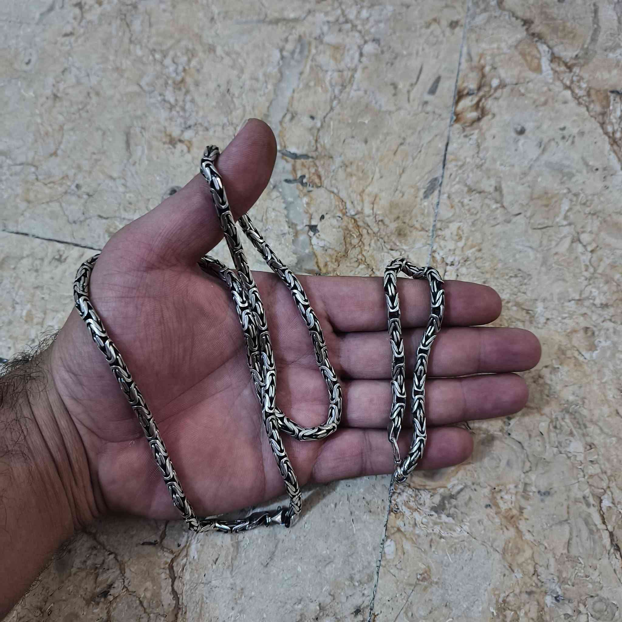 سيت فرعوني 
وزن السيت ١٠٥ غرام
وزن الزنجيل ٨٠ غرام
وزن السوار ٢٥
سعر الغرام٣٢٥٠
مكاني حبيبية قرب ساحة الحمزة
يوجد توصيل فقط للمناطق المجاورة 
تواصل على الخاص أو واتساب
***********
