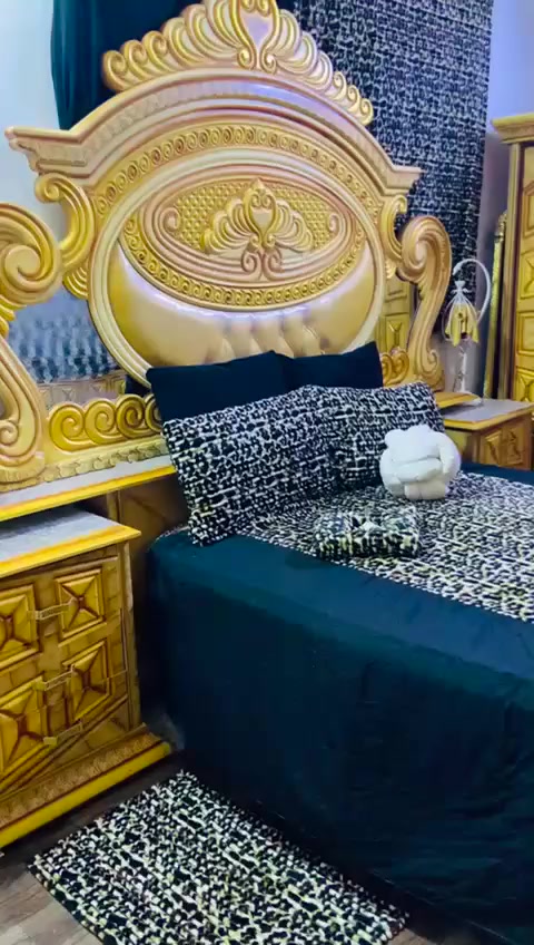 غرفه عراقية تفصال الخشب الثكيل  قياس الكنتور ٤ متر بابين سلايت وبابين لا الغرفه ٦ قطع (كنتور وميز مرايا وميز بلازما وكومديات ٢ وجربايه )مابيها اي ضرر العنوان بغداد مفصلتها بمليونين بس بسبب ضيق المكان اريد ابيعها


**إذا كنت صاحب هذا الإعلان وتريد حذفه لأي سبب، رجاءا أرسل رسالة إلى الدعم الفني**