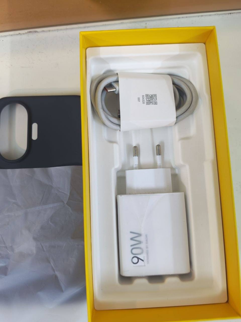 للبيع POCO F7 أبيض 512GB
الجهاز نظيف جدًا جدًا، استعمال شخصي ومحافظ عليه، ما داخل صيانة ولا مفتوح أبدًا، كلشي بيه شغال 100% .
✨ اللون أبيض
✨ سعة 512GB
✨ بطارية ممتازة
✨ أداء قوي وسريع جدًا
✨ نظافة ممتازة
✨ وياه الكرتونة والشاحن الأصلي 
💵 المطلوب 500 ألف بيه مجال بسيط للشراي 
📍 مكاني الموصل و اكدر اجيك على الجامعة 
📬 للتواصل: الخاص مفتوح للشراي، أو تواصل واتساب [***********]
