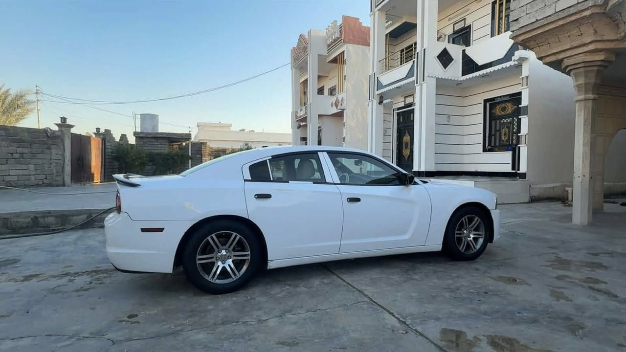 مكلف بل نشر  فقط  جارجر للبيع موديل ٢٠١٢ بيها قطعتين بلادي مبدلات بلادي نفس الون رقم صلاح الدين بسم الشرعي كير محرك جدد سياره حيل حلوه السعر ١٥٥وبيها مجال يرهم مراوس رقم صاحب السياره ‭٠٧٨٢ ٤٨٥ ٢٣٣٧‬
