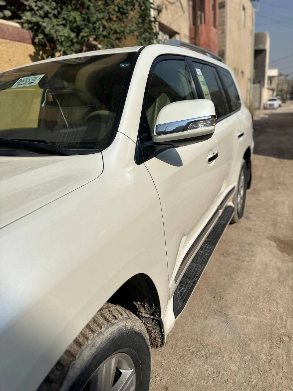 لاند كروز 2012 بريم فول مواصفات خليجي كفاله مكينه 6 سلندر كير مكينه كفاله سياره جاهزه من كل النواحي رقم شمالي ب اسمي سنويه 2030 السعر:365 وبيه مجال للشراي مكاني البصرة الاستفسار: ***********
