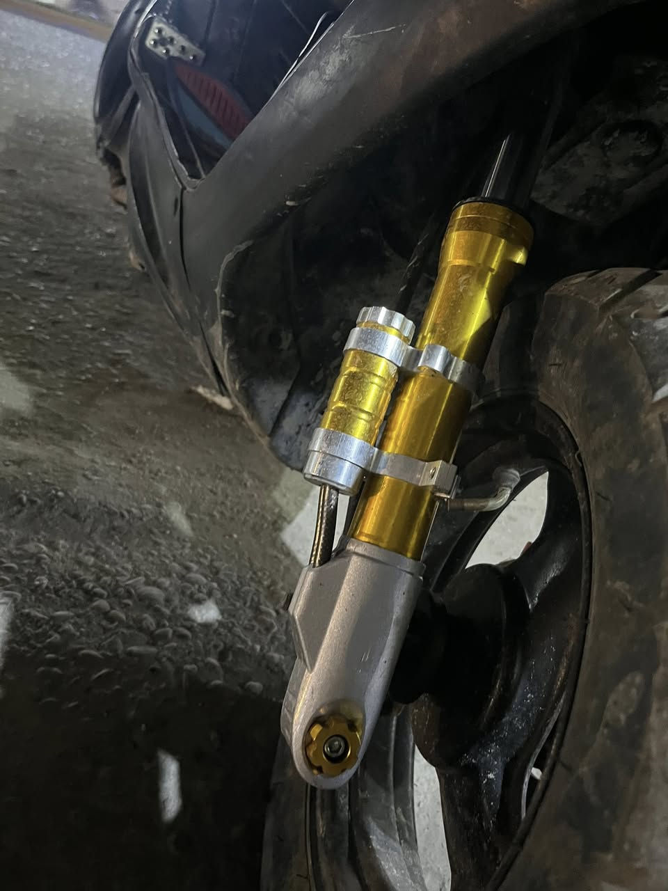 السلام عليكم دبل امامي ماكس عدله جديد ما صارلي اسبوع من شاده السعر 30 وبي مجال الخاص مفتوح ***********
