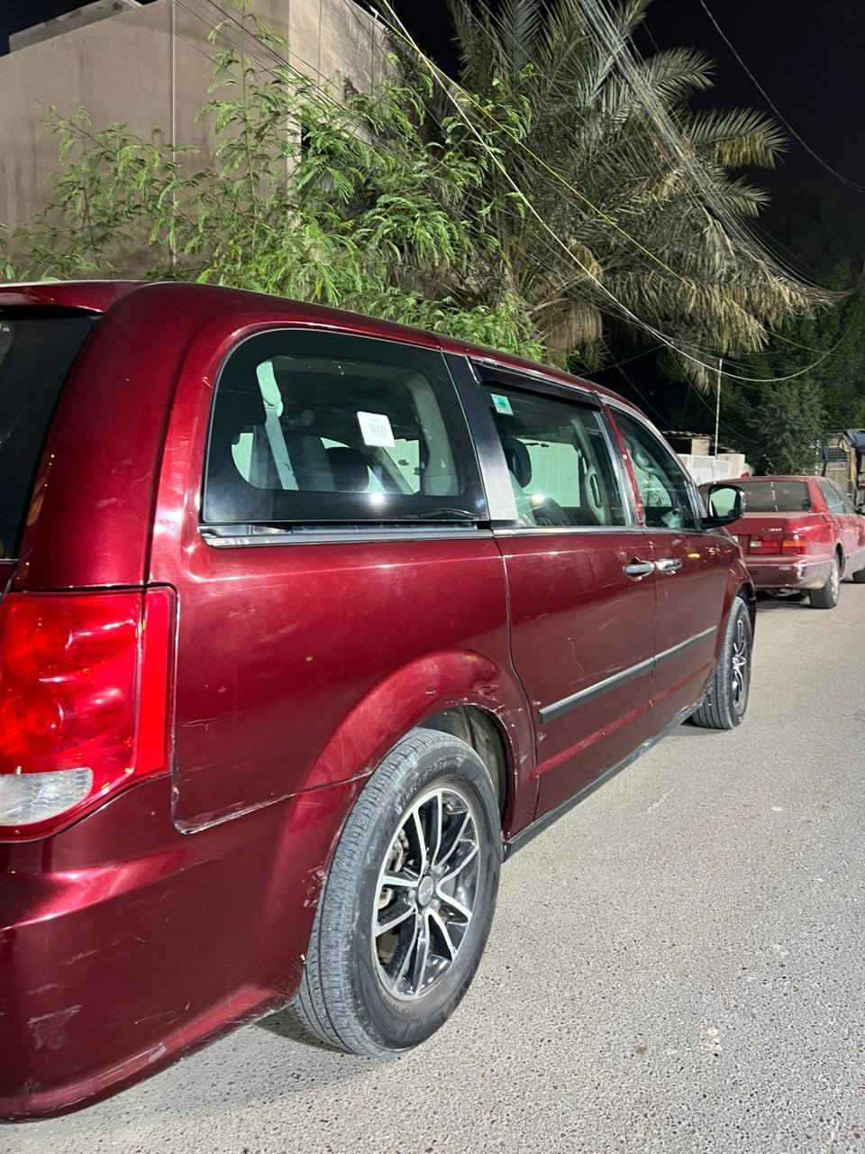 دوج كرفان موديل 2017
حادث باب وجاملخ مصبوغة حزام لجمالية
 كير ومحرك مكفول تبريد ٣ قطع ثلج 
تشغيل عن بوعد سياره مواصفات حلوه 
السعر 150 الرقم ***********
