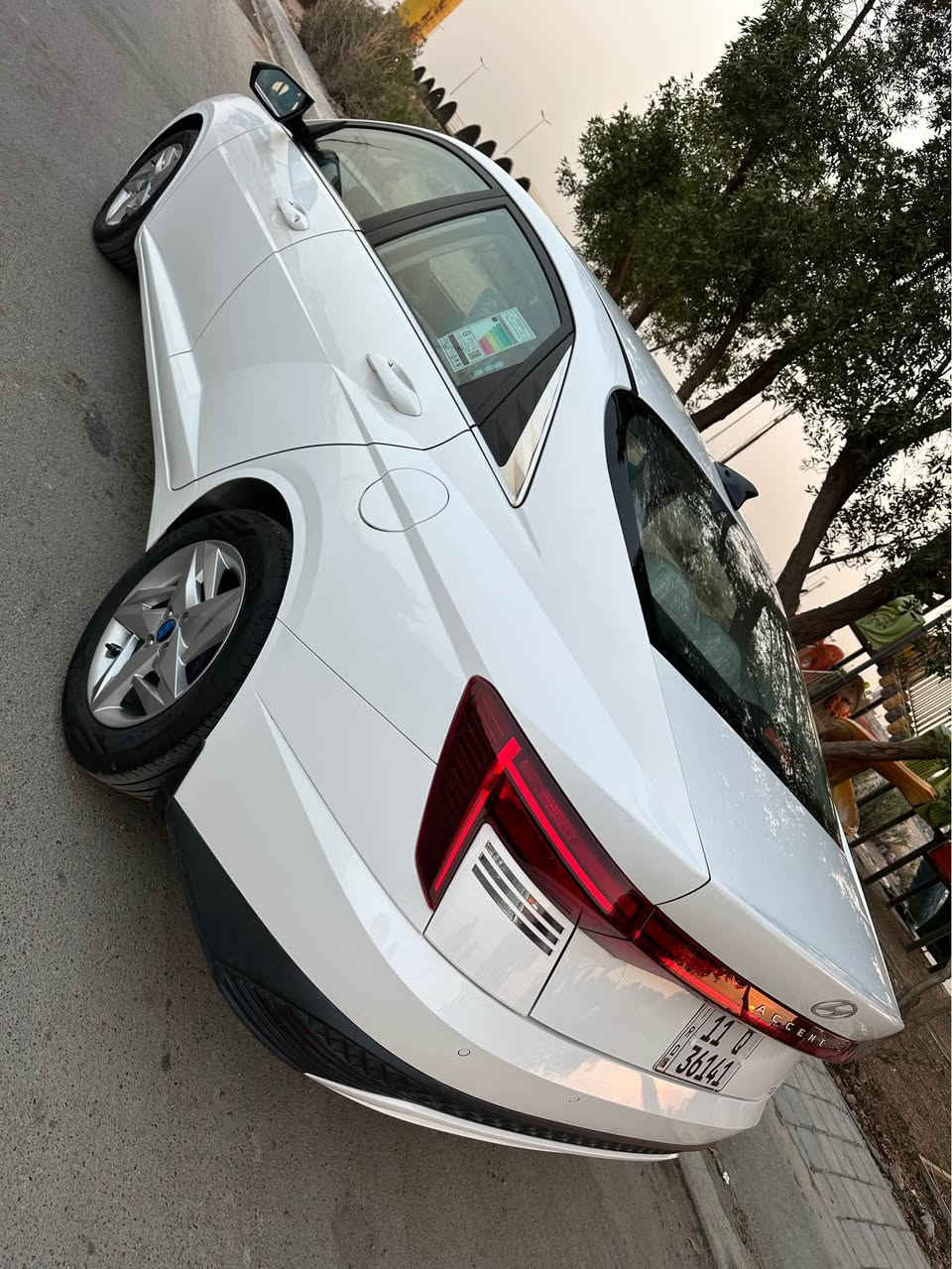 هونداي اكسنت خليجي موديل 2024 
ماشية 10000 كم رقم بغداد ب اسمي 
السيارة بعدها بالضمان وبحالة الوكالة وبيها سونار  موجود بالصور  جزء جداً بسيط بالدعامية  صار بي شخط وصبغتة 
السعر 147 ورقة  رقمي *********** بغداد, العراق
