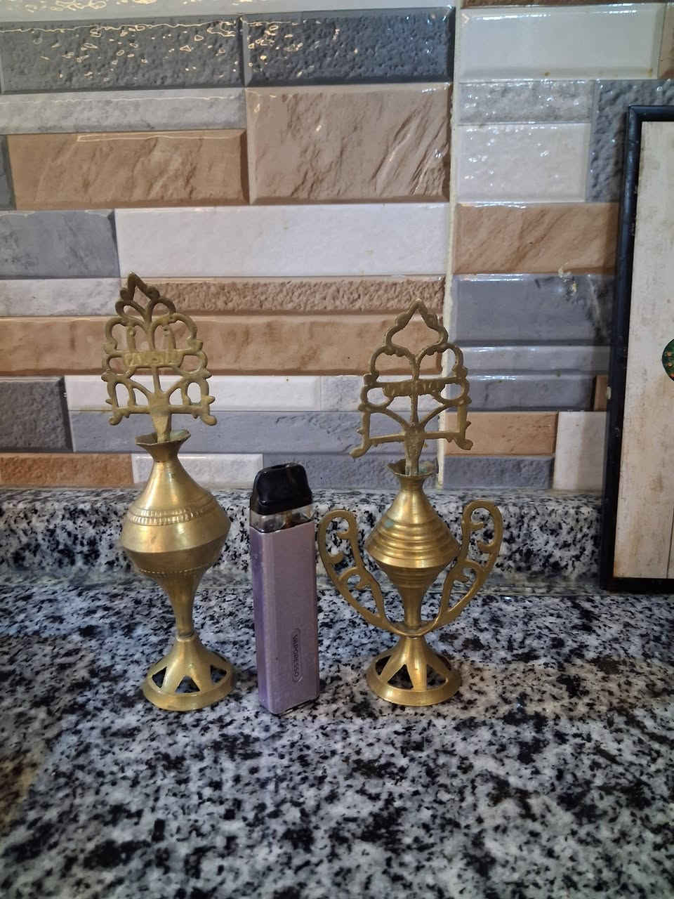 🌟 مكحلتين نحاس شغل قديم 🌟

قطعتان تراثيتان مميزتان من النحاس، مشغولتان يدوياً بإتقان، وبحجم كبير (أكبر المقاسات)، مناسبتان للديكور التراثي ولمحبي التحف والنوادر.

💰 السعر: 10 دنانير فقط للقطعتين.

📦 يتوفر خدمة التوصيل إلى جميع أنحاء المملكة.


**إذا كنت صاحب هذا الإعلان وتريد حذفه لأي سبب، رجاءا أرسل رسالة إلى الدعم الفني**
