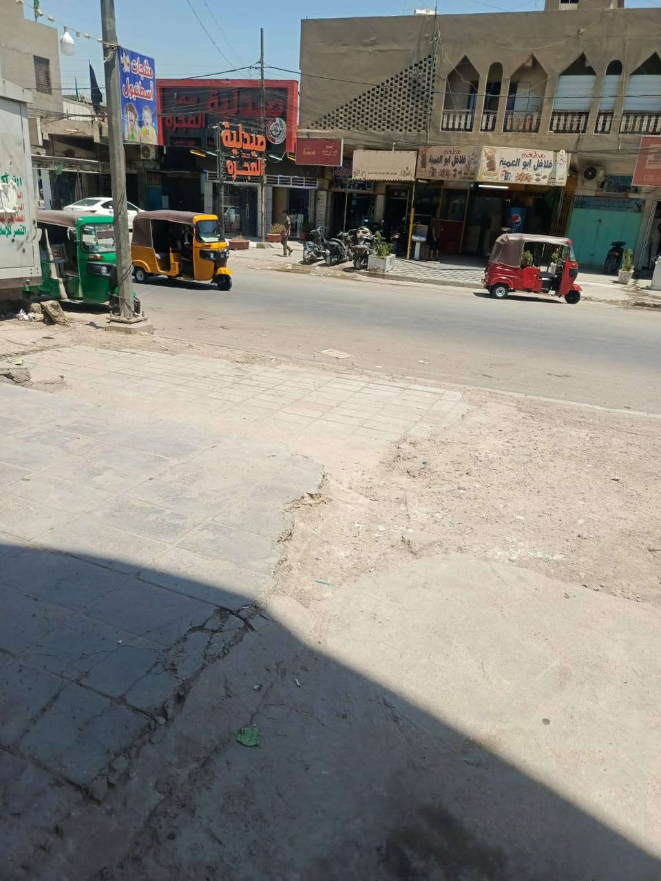 السلام عليكم للايجار محلات في الكمالية شارع المصرف الستفسار على الرقم ***********
