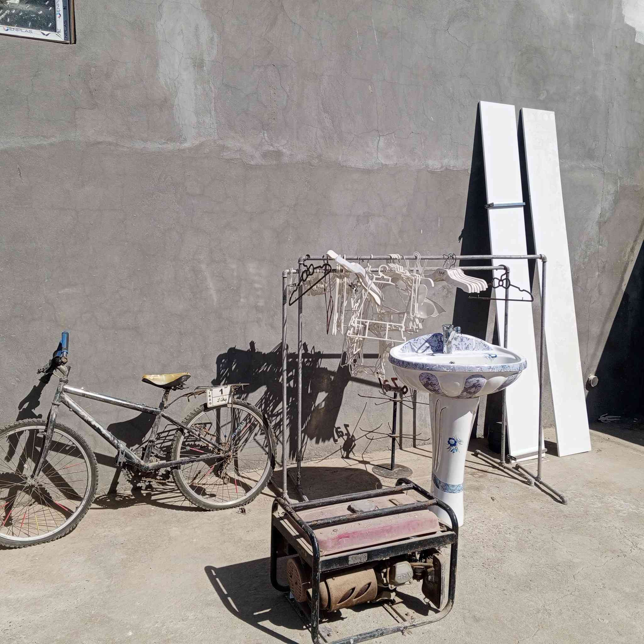 السلام عليكم يوجد اغراض لبيع مولده مع مغسله مع رفوف مع تعاليك لبيع العنوان بابل ***********
