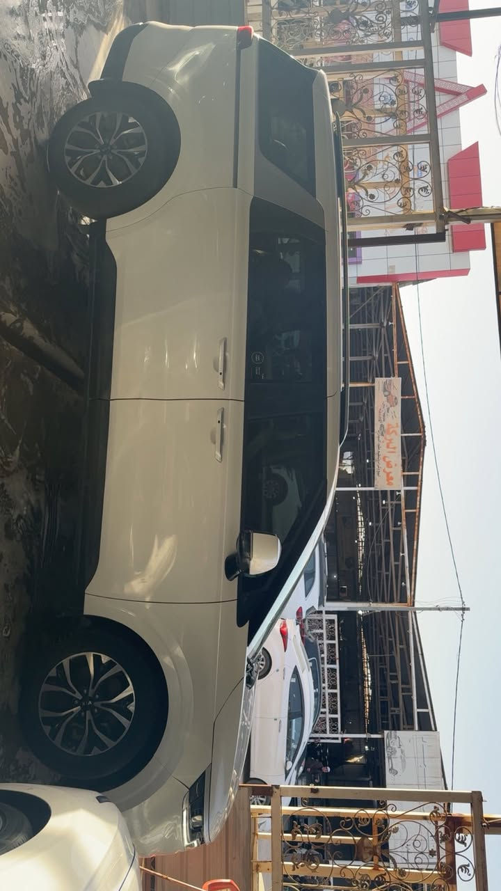 سلام عليكم ورحمه الله وبركاته 
كيا كرنفال  وارد كوري خطين غاز بانزين 
موديل 23
مكفول من ضربه فقط بس صبغ كوريه 
بدون رقم. ترقيم  جميع المحافظات 
السعر 230 وبيه مجال بسيط 
اتصال ***********
