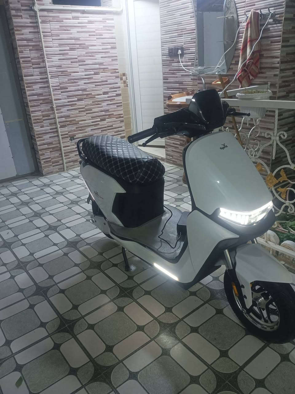 البيع دراجه شحن الدراجه تحتوي على 6بطاريات معه الملحقات الدراجه الاستفسار على الرقم ***********
