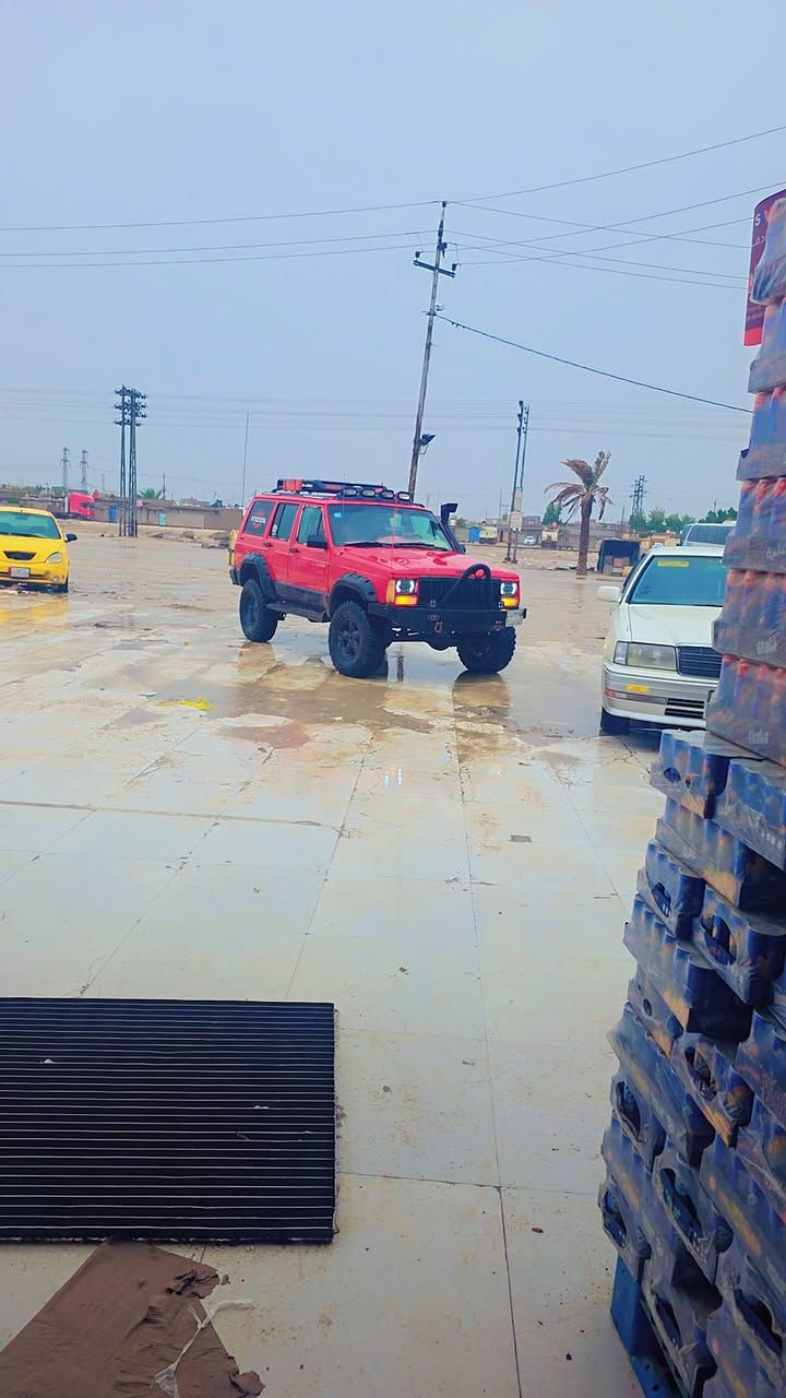 سلام عليكم جيب شاروكي ١٩٩٦ رقم بقداد سياره جديده بلاد مكينه جديده كير عادي فرويل تبريد شقال حداده جديده طخم تاير دواخل جديده كشنات جلد  الستفسار ***********
