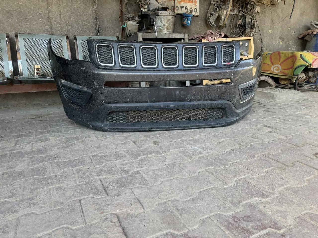 دعاميه اصليه لون فيلي جيب كومباس م 20 كامله. فقط ماسكاتهه 
الجانبيه مكسره سعرهه 150
لايت جهه السايق تجاري سعره 75


**إذا كنت صاحب هذا الإعلان وتريد حذفه لأي سبب، رجاءا أرسل رسالة إلى الدعم الفني**