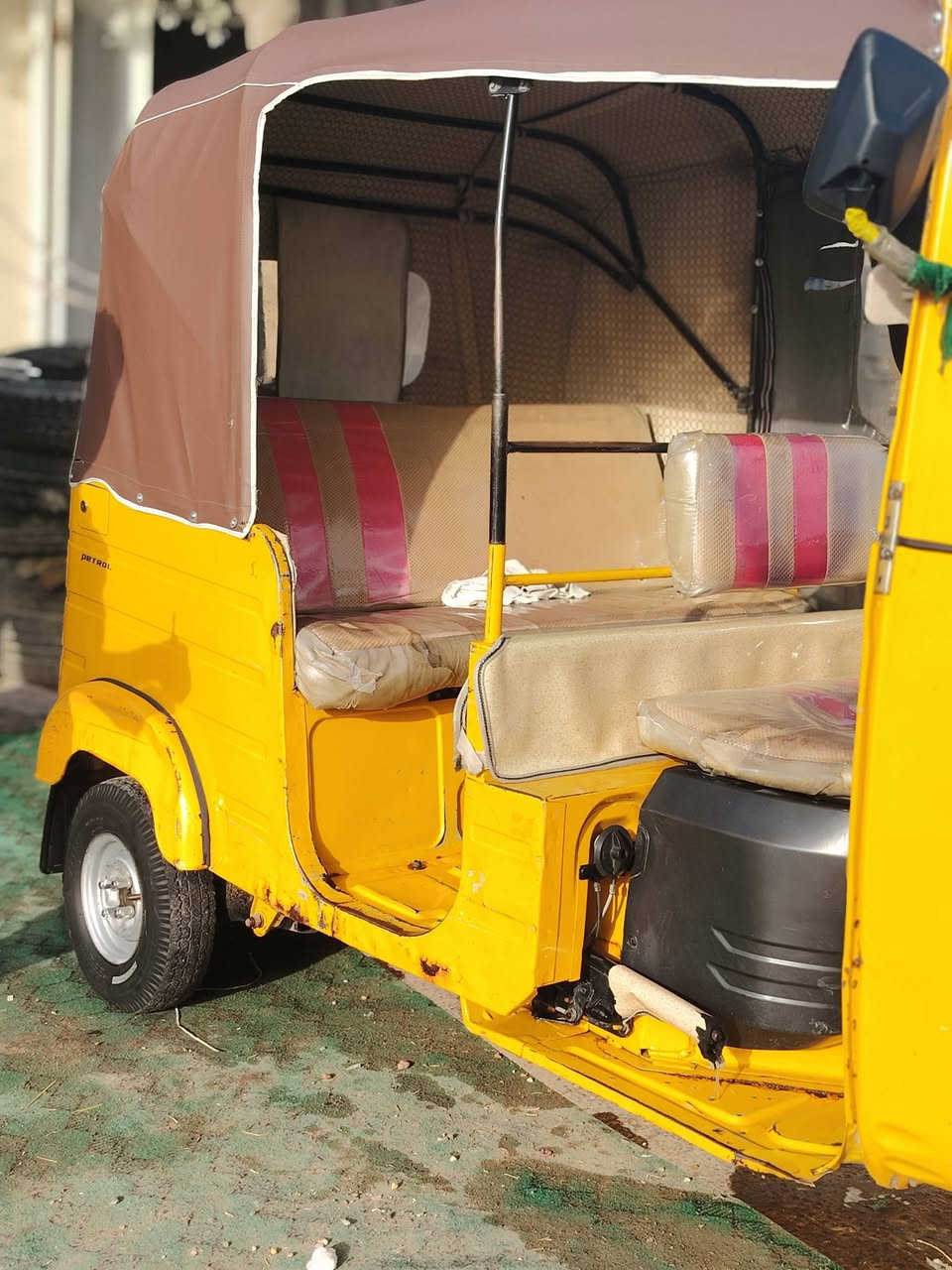 تكتك موديل 19 رقم وسنويه انكليزي تكتك خير من الله لاصبغ الاتعمير بيه  بس دوس يتعمرن مكينه وكسن  خير من الله
مكان بغداد فلكت حي نصر سعر 6 وربع رقم ***********
