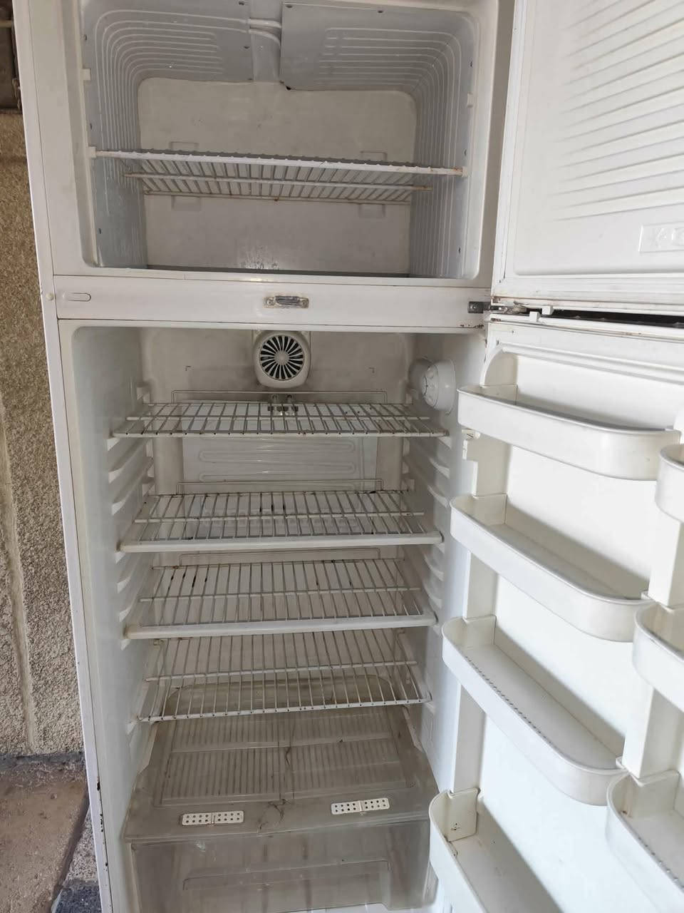 ثلاجه للبيع
للاستفسار الاتصال على الرقم

‭٠٧٨٧ ٦١١ ١٥٩٣‬
