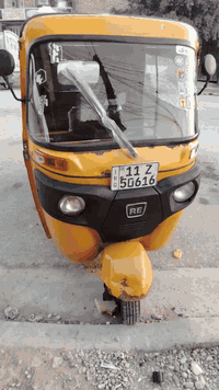 السلام عليكم تكتك مديل 20رقم انكليزي ابسمي تكتك نضيفه تخم تايرات محرك اكسل كهربأيات كلها شغاله سعر 7 مكاني حسينية راجديه رقمي  بس واتساب ***********
