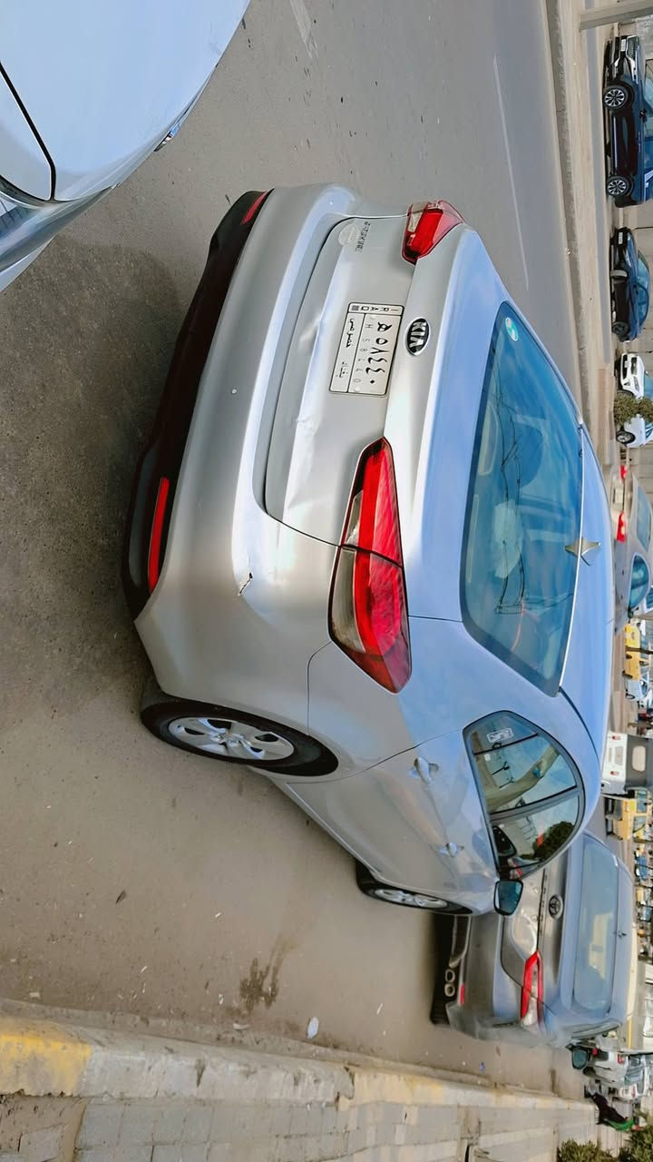 السلام عليكم ...
فورتي موديل 2017 وارد امريكي 
حادثها بنيد مبدل وجاملغ بدون ايرباك 
المكينه 2000 دوش ، سياره جديده 
السعر - 122 وبيها مجال 
العنوان - مدينه الصدر 
***********
