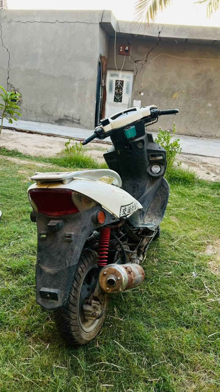 سلام عليكم كامكو للبيع تفصيخ شلع عوزه عقل دراجه متروكه سعر ٢٠٠ ألف وبي مجال بسيط مكاني حله قرب جسر بته  ***********
