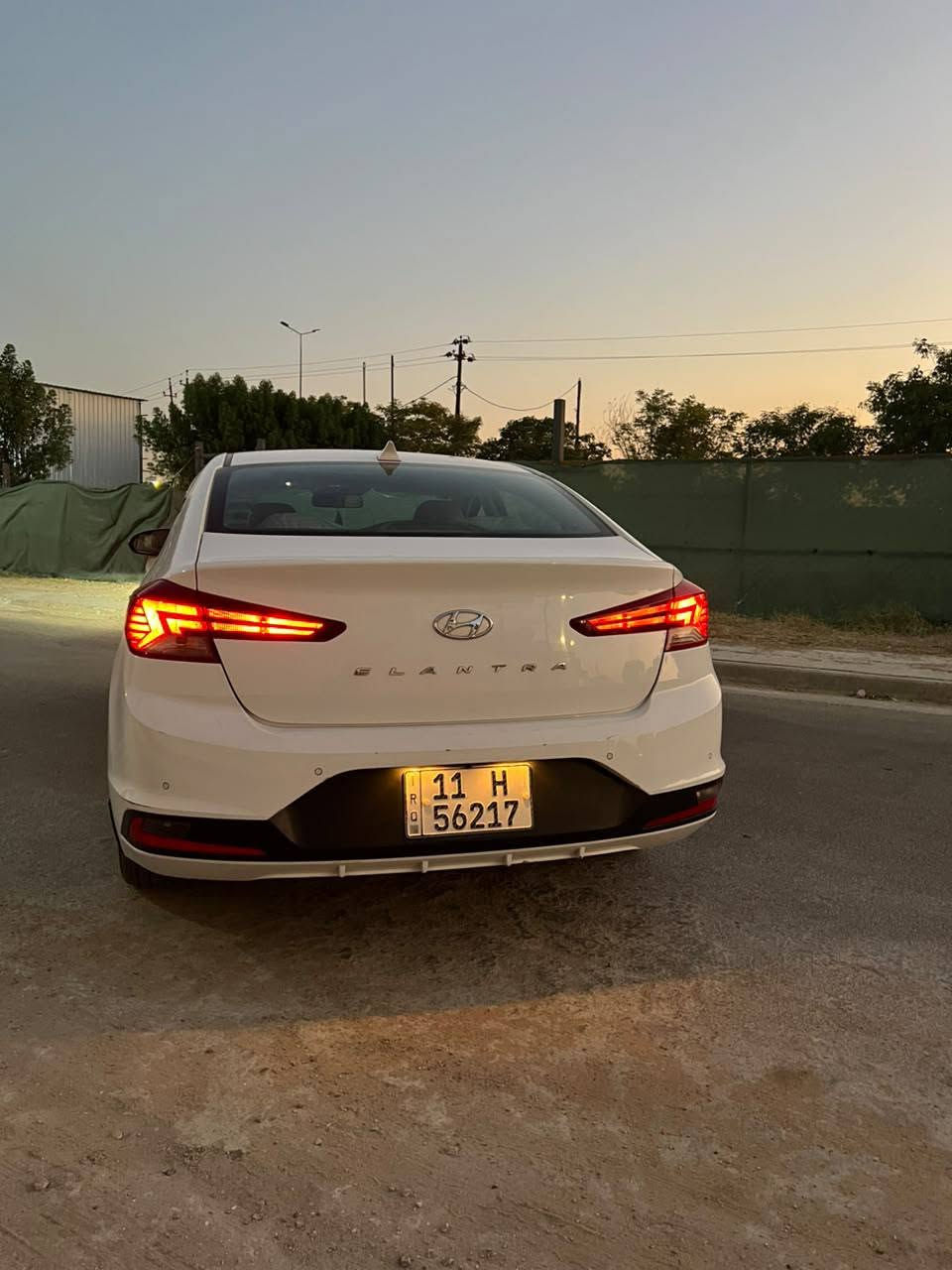 سلام عليكم
الانترا 2019 خليجي 
سيارة فول 
مكان بغداد 
سعر 153 وبيها مجال 
***********
