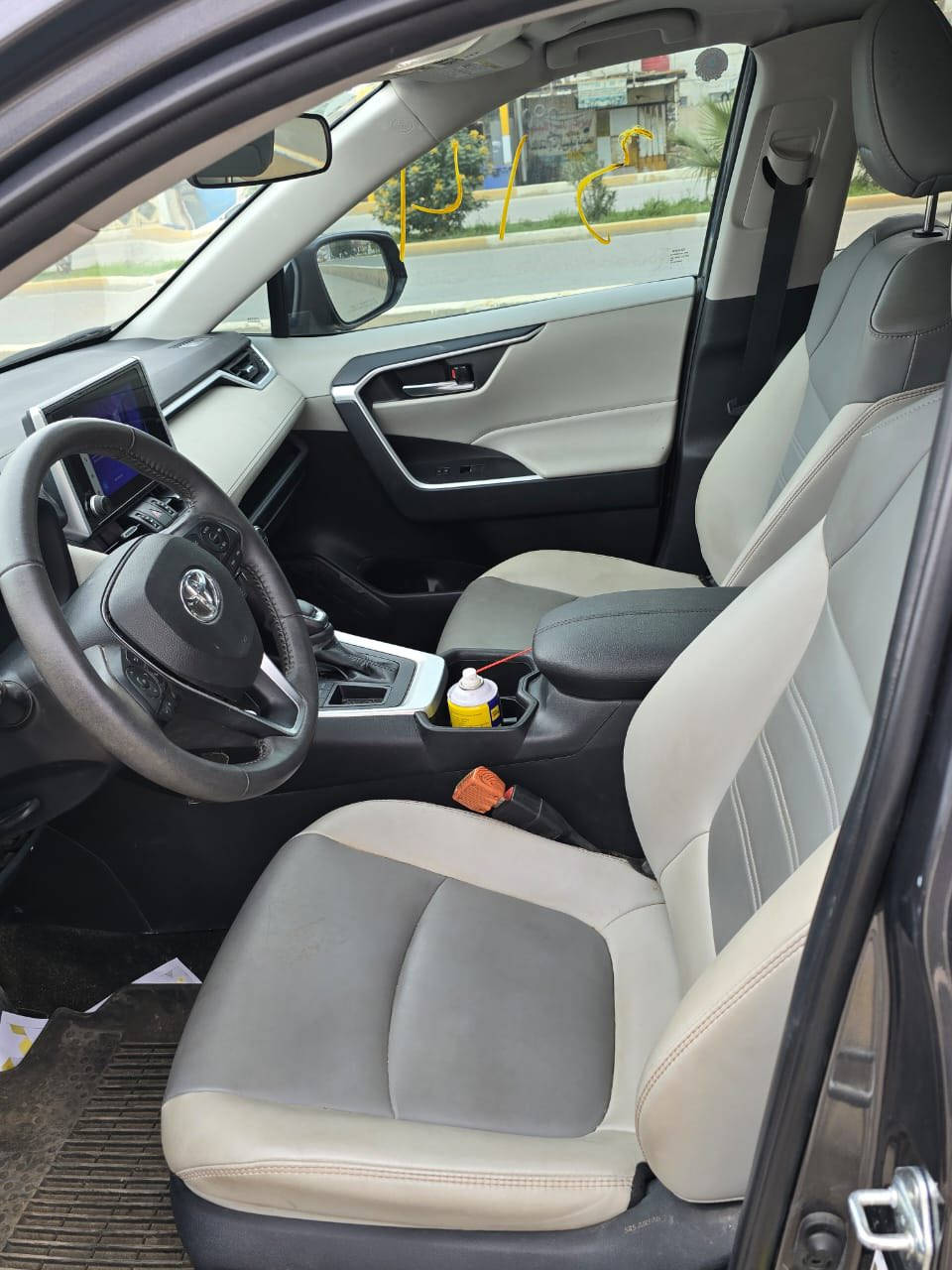 ‏Toyota RAV4 
2023 XLE primeom

تويوتا راف فور XLE  بريميوم
موديل 2023
ماشية 18 الف   

الحادث بنيد و جاملغ ايمن  مبدل الجاملغ الايسر ربع صبغ

حجم المحرك 4 سلندر 
المواصفات :
بصمة ابواب
بصمة تشغيل
الشاشة الجبيره 
تحديد مسار 
رادار أمامي(تحديد مسار)
رادار جانبي (نقاط عمياء) على المري 
رادار خلفي(التحذير من الاصطدام)
تحكم وضعيات القيادة Drive Modes 
ابل كار بلي بلوتوث بدون وياير
اوتو ستارت (Auto start)
اوتو ستوب(Auto Stop)
هاند بريك بصمة
اوتو هولد(Auto Hold) 
تحكم وضعيات القيادة,ECO,NORMAL,SPORT  
مانع انزلاق 
تحكمات استيرن 
وبقية المواصفات المعروفة
190 وبيه مجال
للستفسار ***********
